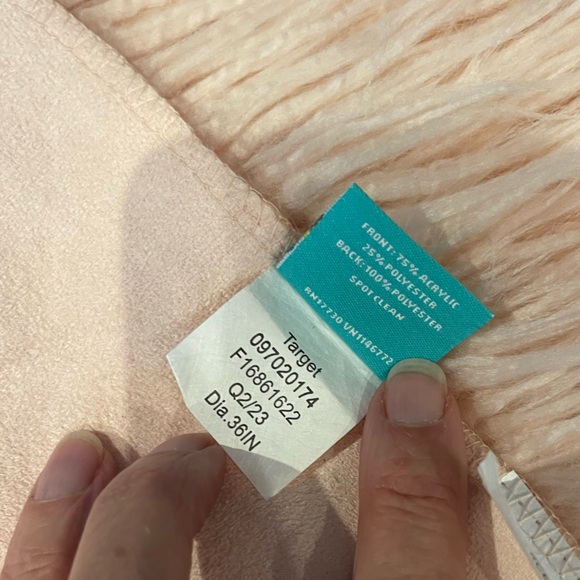 3' Faux Fur Round Kids' Rug Pink - by Pillowfort/Target New without tags - Picture 5 of 9